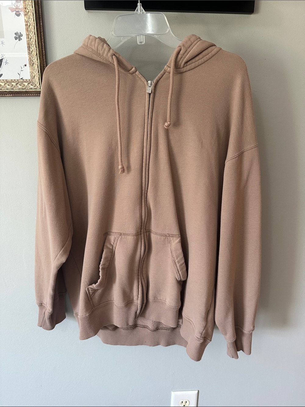 Hollister Wonen’s Zip-Up Hoodie in Taupe Brown